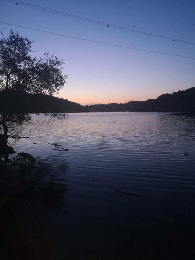L'Essenciel Du Lac Eguzon-Chantome ภายนอก รูปภาพ